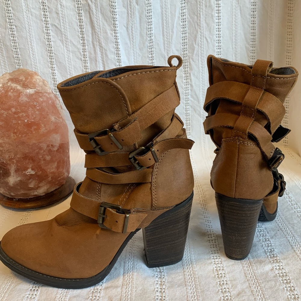 Steve Madden. Yale Belted Boot. Cognac Leather. US 7.5. Good Used***